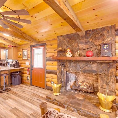 Pet-Friendly Chattanooga Cabin With Hot Tub And Kayaks Exterior photo