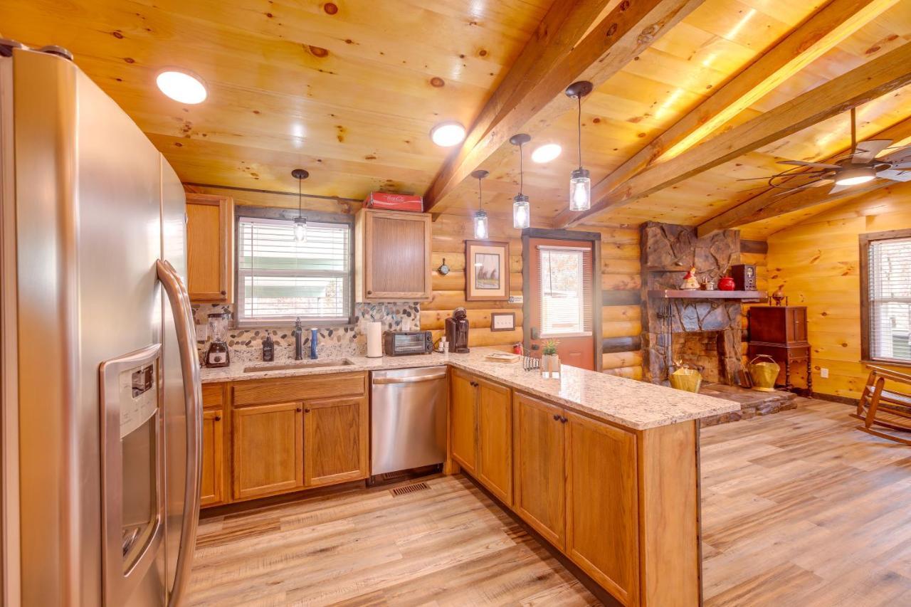 Pet-Friendly Chattanooga Cabin With Hot Tub And Kayaks Exterior photo