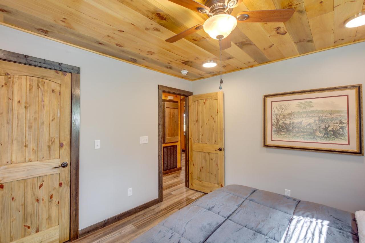 Pet-Friendly Chattanooga Cabin With Hot Tub And Kayaks Exterior photo