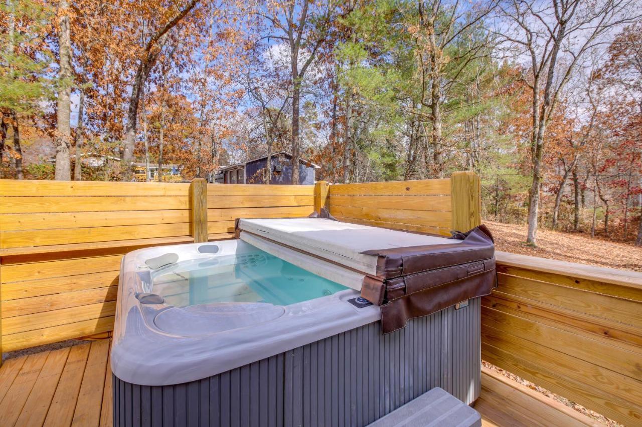 Pet-Friendly Chattanooga Cabin With Hot Tub And Kayaks Exterior photo
